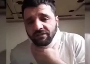 Rrahën brutalisht shqiptarin, gjykata greke liron nga burgu 4 policët sepse… kërkuan falje