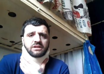 Flet shqiptari i dhunuar nga policët grekë: I thanë nënës time do e marrësh me arkivol djalin