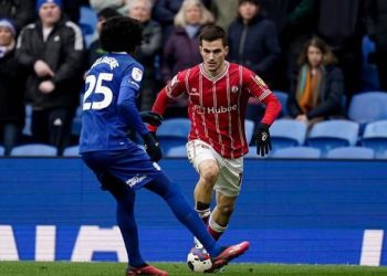 Po shkëlqen në Angli dhe pret ftesë nga Silvinjo, mesfushori shqiptar përzgjidhet në formacionin e javës