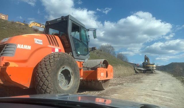Një nga zonat më të bukura në Shqipëri, peng i rrugës Korçë-Përmet