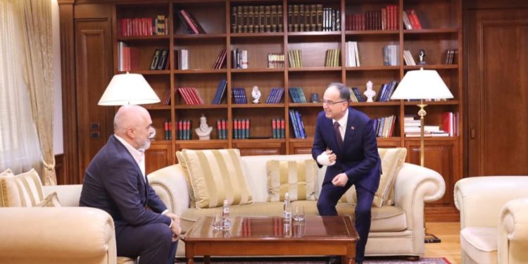 Rama i propozon presidentit këshilltaren e tij për në krye të SHISH