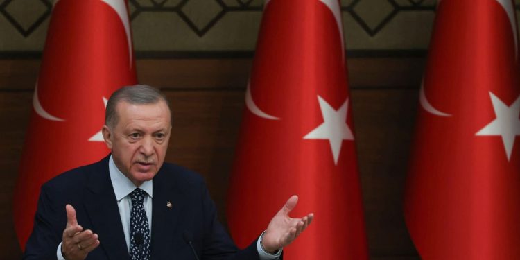 Erdogan me dorë të hekurt: 3 vite burg për ata që rritin qiratë!