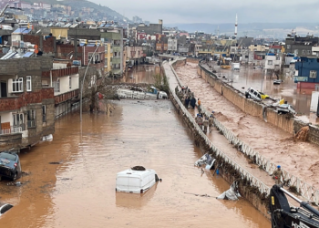 S’ka fund tragjedia në Turqi, përmbytje në zonat e prekura nga tërmeti, 14 të vdekur