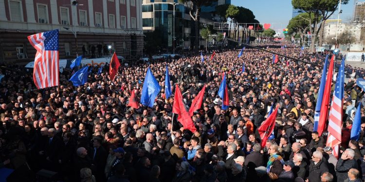Sot protesta e opozitës, merret edhe vendimi i gjykatës për vulën e PD