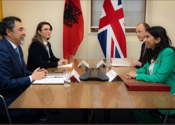 Çuçi: Amnistoni shqiptarët pa viza, por që punojnë ndershmërisht në Britani dhe s’kanë rekorde kriminale