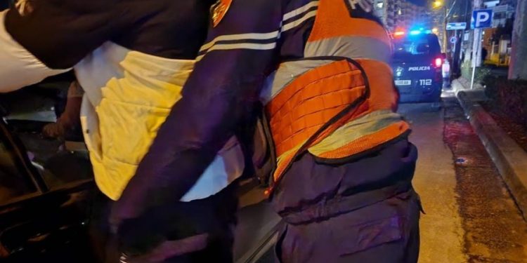 Theu masën e sigurisë, arrestohet grabitësi i dhunshëm në Sarandë (Emri)