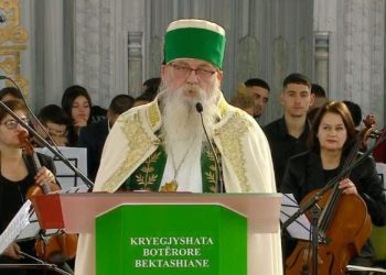 Baba Mondi thirrje të rinjve: Mos ikni, silleni ndryshimin këtu!