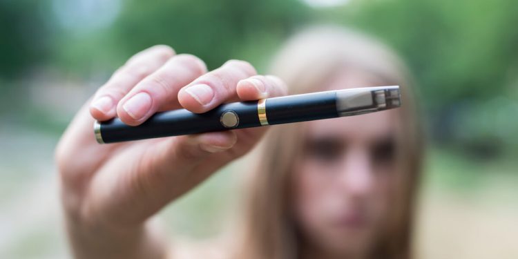 Cigaret elektronike, po aq të rrezikshme sa ato normale