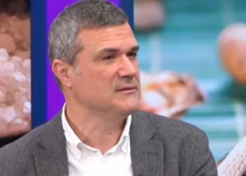 Mjeku shqiptar: Reduktoni kripën 5 gramë në ditë, shpëtoni nga sëmundjet