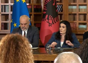 “Prisni bishtat e korrupsionit nëpër zyra”, Rama prezanton Dallëndyshe Bicin në krye të Kadastrës