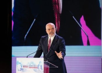 Rama jep lajmin e mirë për mjekët specialistë: Rritje page me 50 mijë lekë