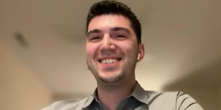 Njihuni me Arditin, mjekun nga Tepelena që shkëlqen në “Johns Hopkins”: Aplikova mbi 100 herë për specializim (VIDEO)