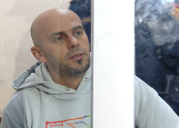 Frika nga hakmarrja, motra e monstrës Dan Hutra kërkon mbrojtje në polici