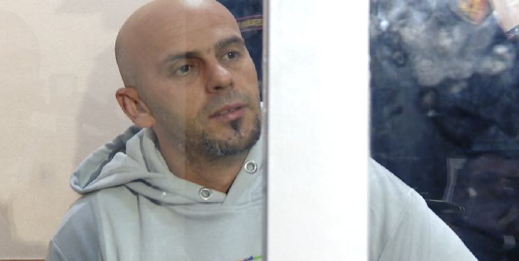 Frika nga hakmarrja, motra e monstrës Dan Hutra kërkon mbrojtje në polici