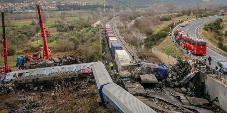 Grevë 24 orëshe në Greqi, paralizohet transporti, mbyllen shkollat dhe shërbimet publike