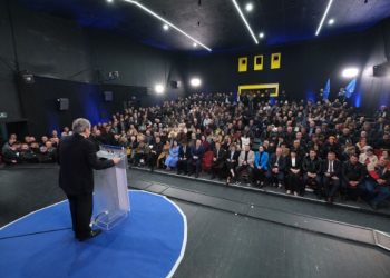 Berisha në Vlorë: Rama ia ‘lidhi’ sytë Llogarasë, zgjodhi tunelin ku mund të vjedhë më shumë