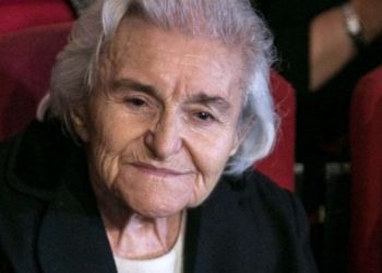 Dëshmia tronditëse e Liri Belishovës: Në momentet që po më vdiste vajza 23 vjeçe në spital unë u thashë flisni me Nexhmije Hoxhën të më japi leje t’i rri pranë, ata më tallën