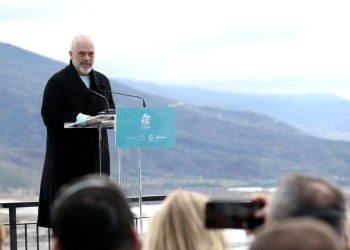 Rama: 80 milionë dollarë për pastrimin e Vjosës nga ujërat e zeza