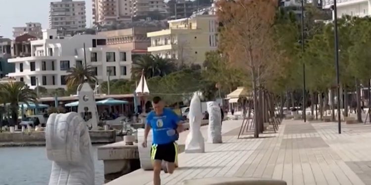 Atleti i natës/ Maratonomaku i Sarandës tregon pasionin e tij që realizoi me vonesë (VIDEO)