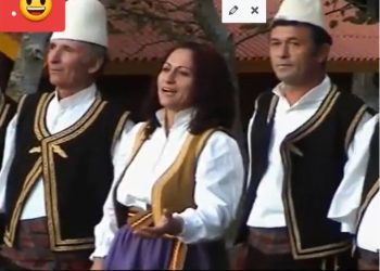 “Humbi 4 vjet i shkreti, erdhi se mbaron mandati…”, bëhet virale kënga polifonike që tallet me deputetët (VIDEO)