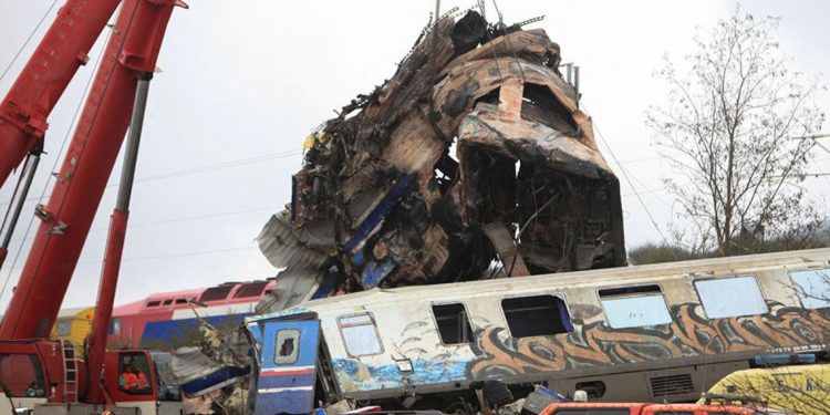 Tragjedia në Greqi/ I mbijetuari i vetëm nga vagoni i parë i trenit, në gjendje kritike për jetën