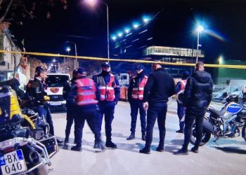 Sulm kriminal ndaj Top Channel, breshëri plumbash ndaj godinës së televizionit, humb jetën roja