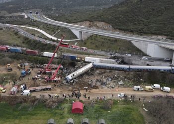 Një vajzë shqiptare mes viktimave në Greqi, dy të tjerë të zhdukur