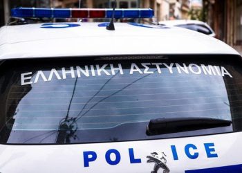 Plagosje me thika mes shqiptarëve në Greqi, qëllohet në krahë dhe në shpinë 34-vjeçari