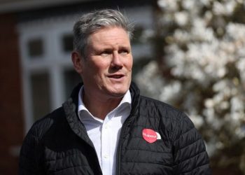 Lideri opozitës britanike: Do shkoj në Shqipëri për të ndaluar emigrantët të vijnë në Angli