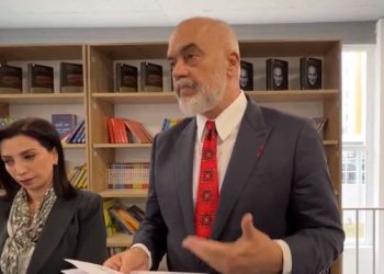 Rama jep lajmin e mirë: Ja sa rriten pagat për mësuesit vitin e ardhshëm