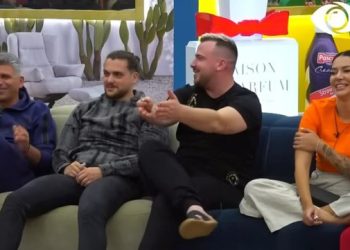 “VIP”-a injorantë, por dhe që tallen dhe meken me shkencëtaren e parë grua që sfidoi regjimin komunist