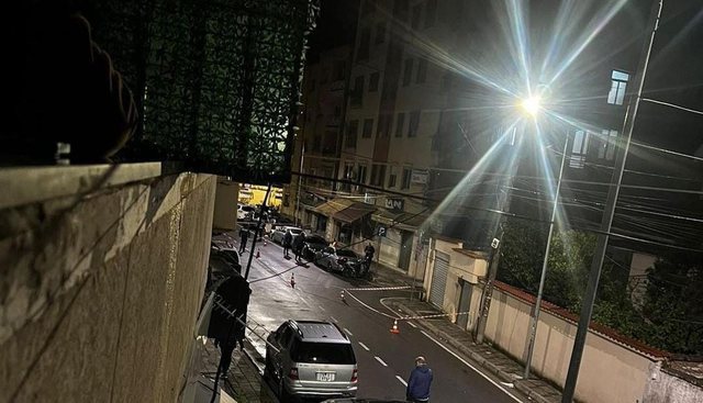Tronditëse në Tiranë/ 20-vjeçari vritet me thikë pas një sherri… për të dashurën