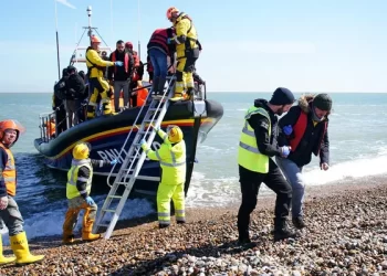 Indianët zëvendësojnë shqiptarët, bëhen kombësia e dytë që hyjnë ilegalisht në Britani