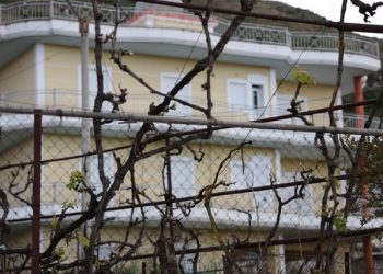 Pikëpyetjet e fshatrave të minoritet grek në jug: Cila do jetë e ardhmja e vilave pompoze?