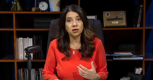 I intervistuan gjyshen, nipi kërcënon Rudina Xhungën, gazetarja: Je një kriminel, analfabet, që s’e ke rrugën e gjatë