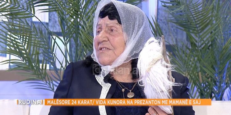 Historia e pabesueshme: Dy motra u martuan në një familje, njëra mori babain dhe tjetra djalin