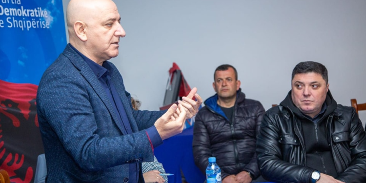 Roland Bejko nis fushatën në Tiranë: Berisha po fuqizon Ilir Metën për interesa personale