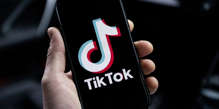Propozimi i PS: Atyre që punojnë në shtet do t’u ndalohet përdorimi i Tik Tok