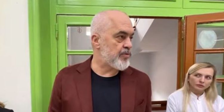 Rama: Paga e mjekëve të përgjithshëm do të rritet në 131 mijë lekë, infermierëve në 87 mijë lekë