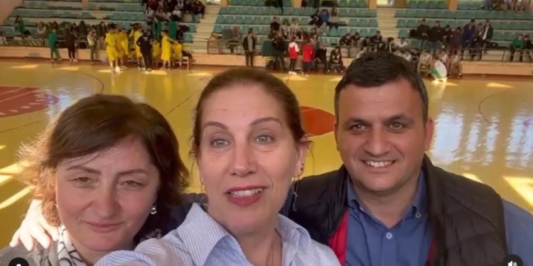 Me Përmetin apo me Gjirokastrën? Mirela Kumbaro tregon hallin e madh që e ka zënë (VIDEO)