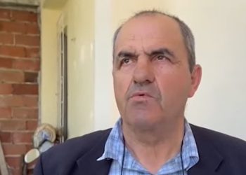 Në konflikt për pronën/ Fqinji i ndërton në tokën e tij, banori nga Konispoli kërkon drejtësi (VIDEO)