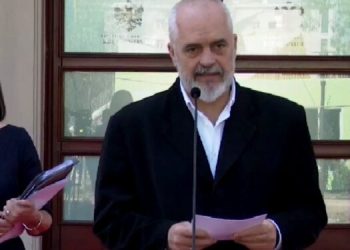 Rama: Paga mesatare do të shkojë 900 euro në harkun e një viti