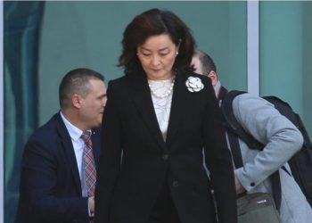 Yuri Kim: Berisha si zjarrvënësi i fshatit që premton se do shuajë të gjitha zjarret, Shqipëria nuk meriton politikanë të tillë