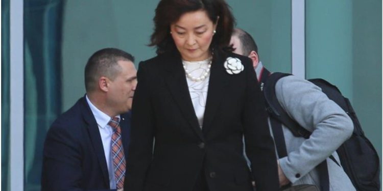 Yuri Kim: Berisha si zjarrvënësi i fshatit që premton se do shuajë të gjitha zjarret, Shqipëria nuk meriton politikanë të tillë