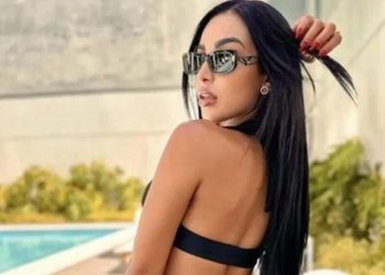 Shkoi me dy mikesha në apartamentin e biznesmenit, modelja tërësisht e zhveshur bie nga kati i 6 (FOTO)