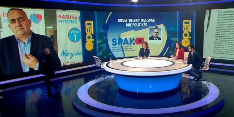 Vangjel Dule “frymëzohet” nga Shpëtim Idrizi, largohet nga emisioni ku diskutohej për Belerin (VIDEO)