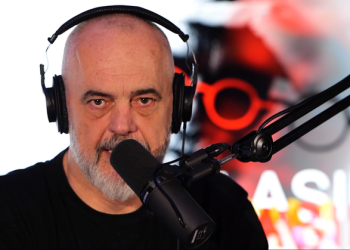 Rama: Daja im më goditi nënën me shpullë për fundin e shkurtër, gjyshi e përzuri nga shtëpia