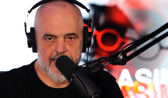 Rama: Daja im më goditi nënën me shpullë për fundin e shkurtër, gjyshi e përzuri nga shtëpia