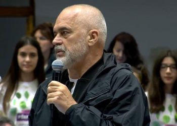 Rama: Do i godasim pa mëshirë ata biznesmenë që nuk u japin hakun punonjëseve! Jemi ‘në luftë’ për krah pune