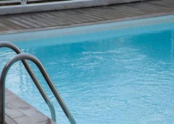 E rëndë në Greqi, prindërit gjejnë të mbytur në pishinë djalin 4-vjeçar